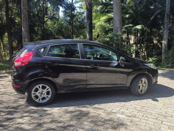 FORD FIESTA 1.6 SE HATCH 16V FLEX 4P POWERSHIFT